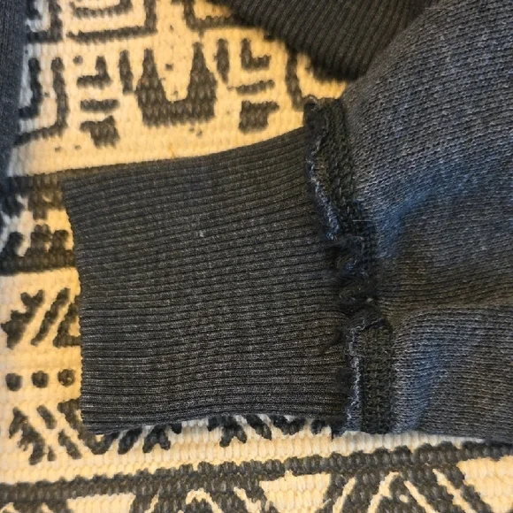 American Eagle Outfitters Charcoal Drop Shoulder Cropped Deep V Sweatshirt. - Picture 3 of 4